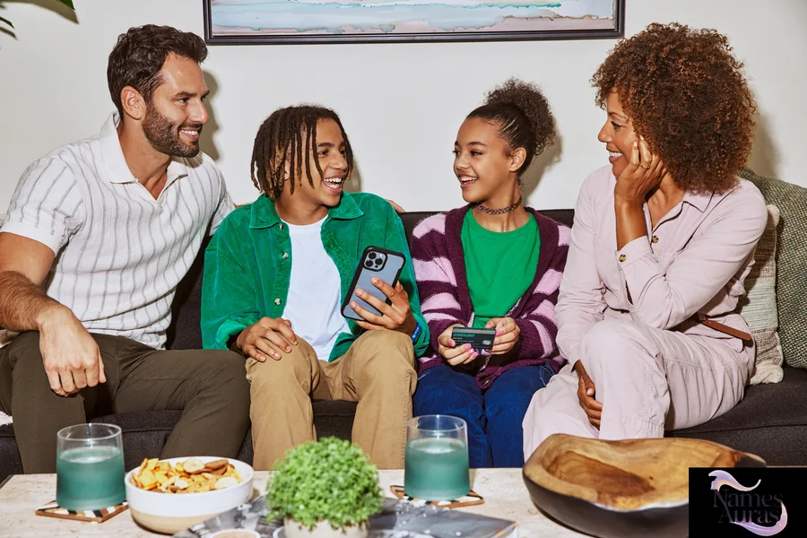 280+ Funny Family Group Chat Names That Everyone Will Love
